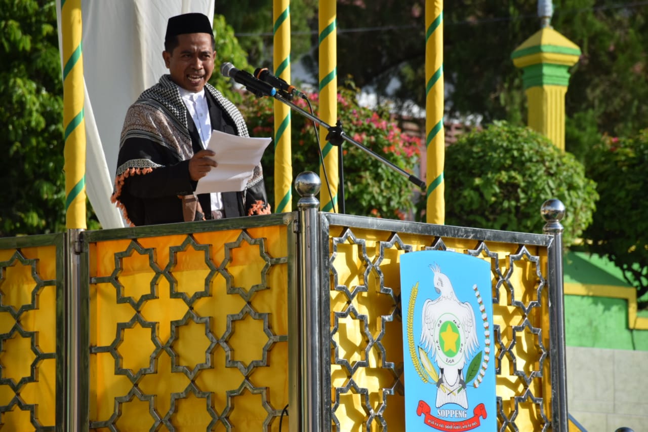 Bupati Dan Wakil Bupati Soppeng Shalat Idul Adha Bersama Warga