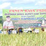 Wakil Bupati Soppeng Panen Perdana Menggunakan Teknologi Biota Ramah Lingkungan