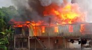 Kebakaran hanguskan 2 Rumah di Kampong Awo