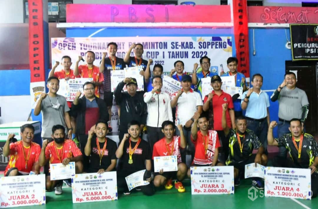 Bupati Soppeng Tutup Open Tournament Badminton PB Bhayangkara, Berikut Juaranya