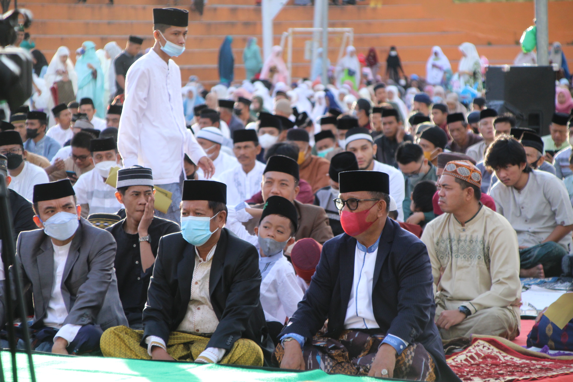 Bupati dan Wabup Shalat Idul Fitri di Lapangan Gasis Soppeng