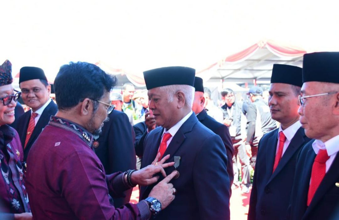 Kaswadi Terima Satyalencana Wira Karya dari Presiden