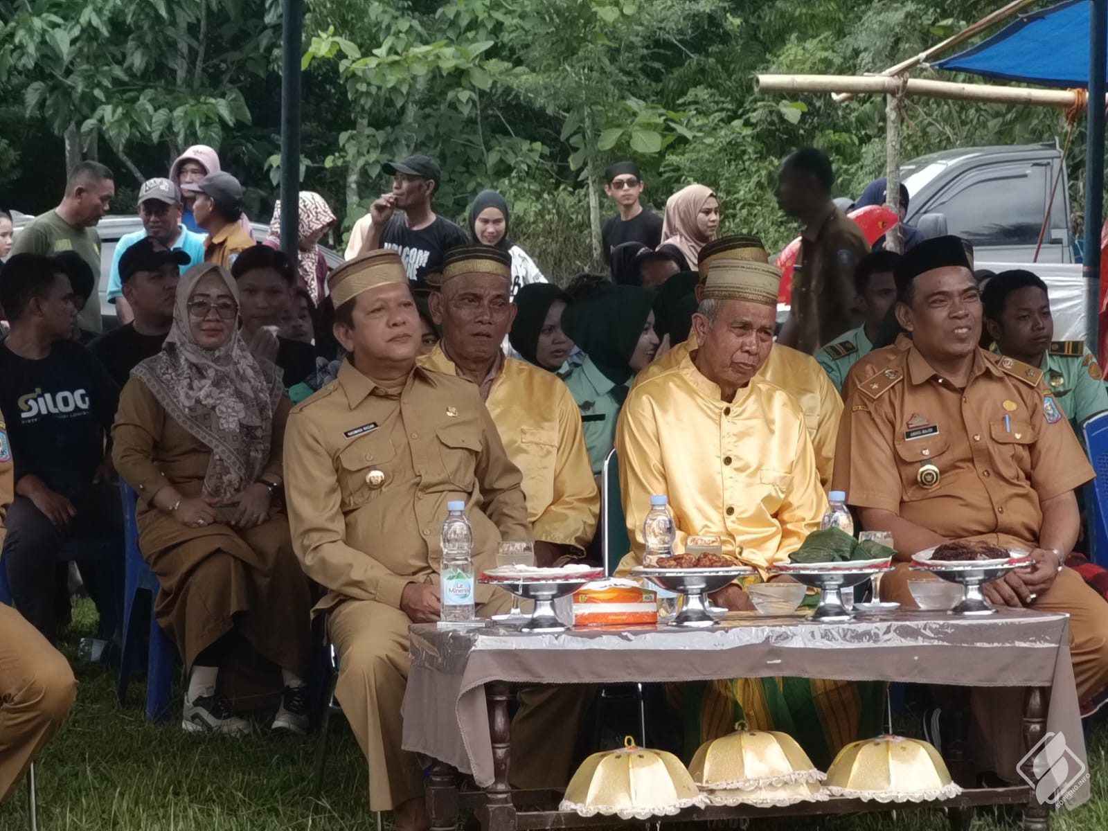 Hadiri Pesta Adat Maccera Kampong Kaswadi Razak Minta Budaya ini dipertahankan