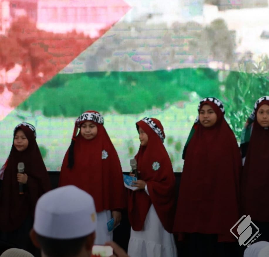 Masjid Al Markaz Al-Islami Maros Bergema Dukungan untuk Gaza dan Palestina: Penampilan Mengharukan Putri Bupati Maros Menarik Ribuan Peserta