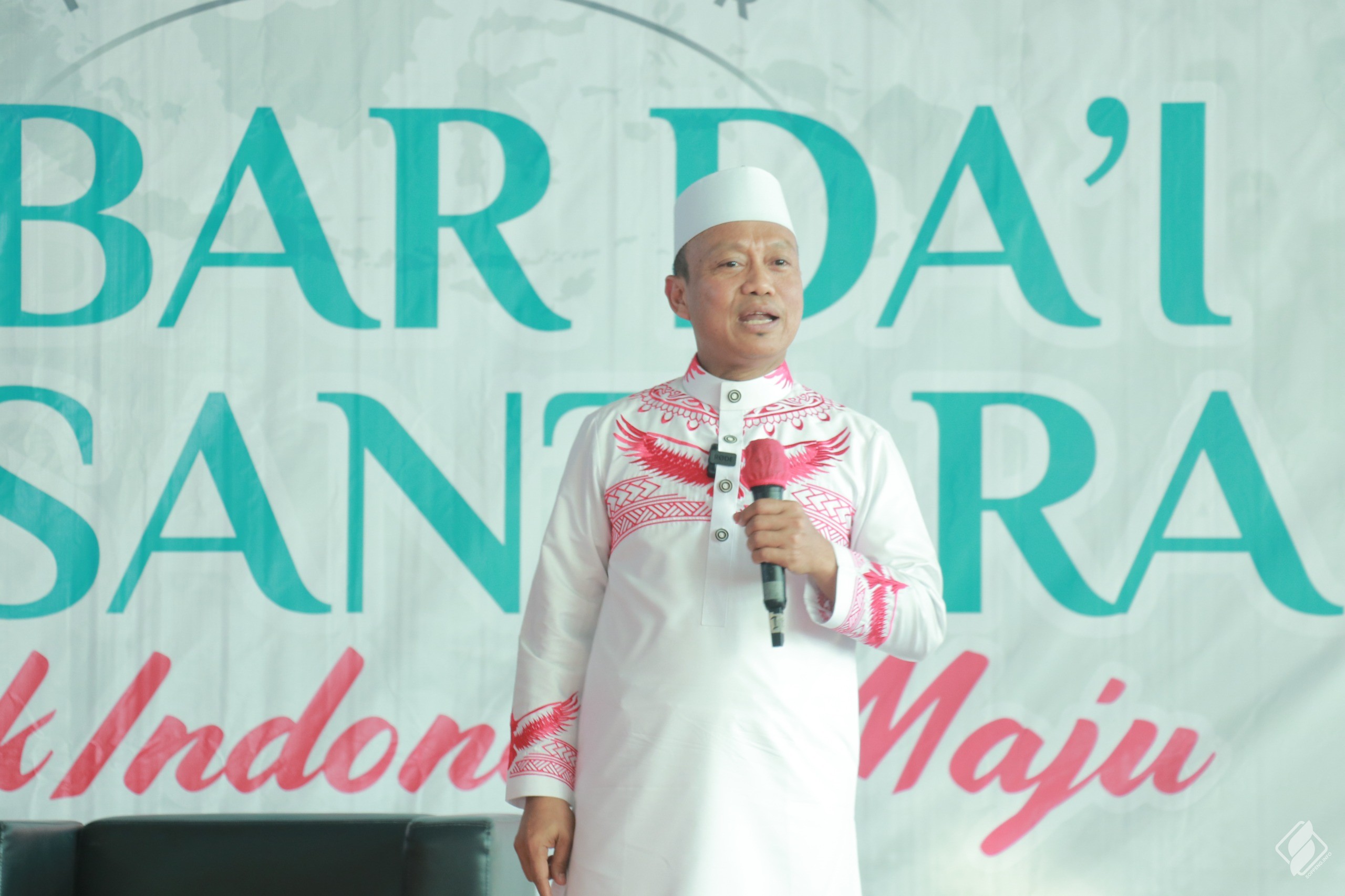 Ustaz Das’ad Latif Berikan Motivasi kepada 404 Dai Muda Wahdah Islamiyah untuk Maksimalkan Skill Komunikasi di Era Digital